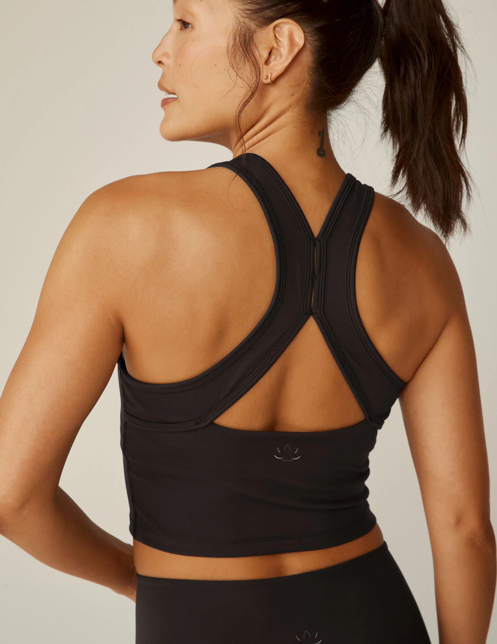POWERBEYOND™ Strive Cropped Tank - Image 3