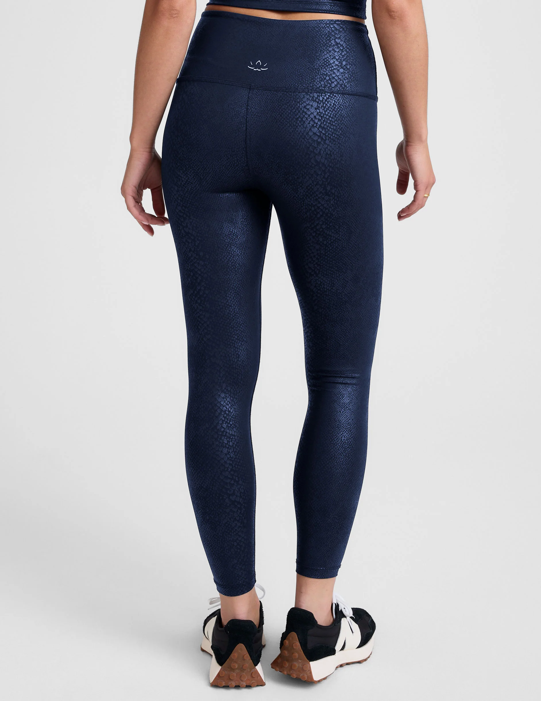 PowerShine Viper High Waisted Midi Legging - Image 4