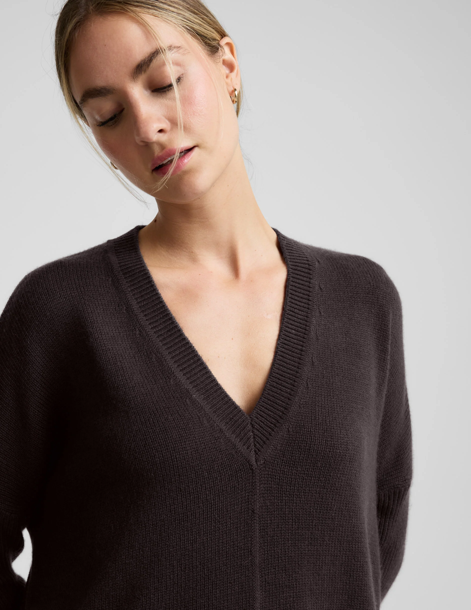 Wool-Cashmere V-Neck Sweater - Image 4