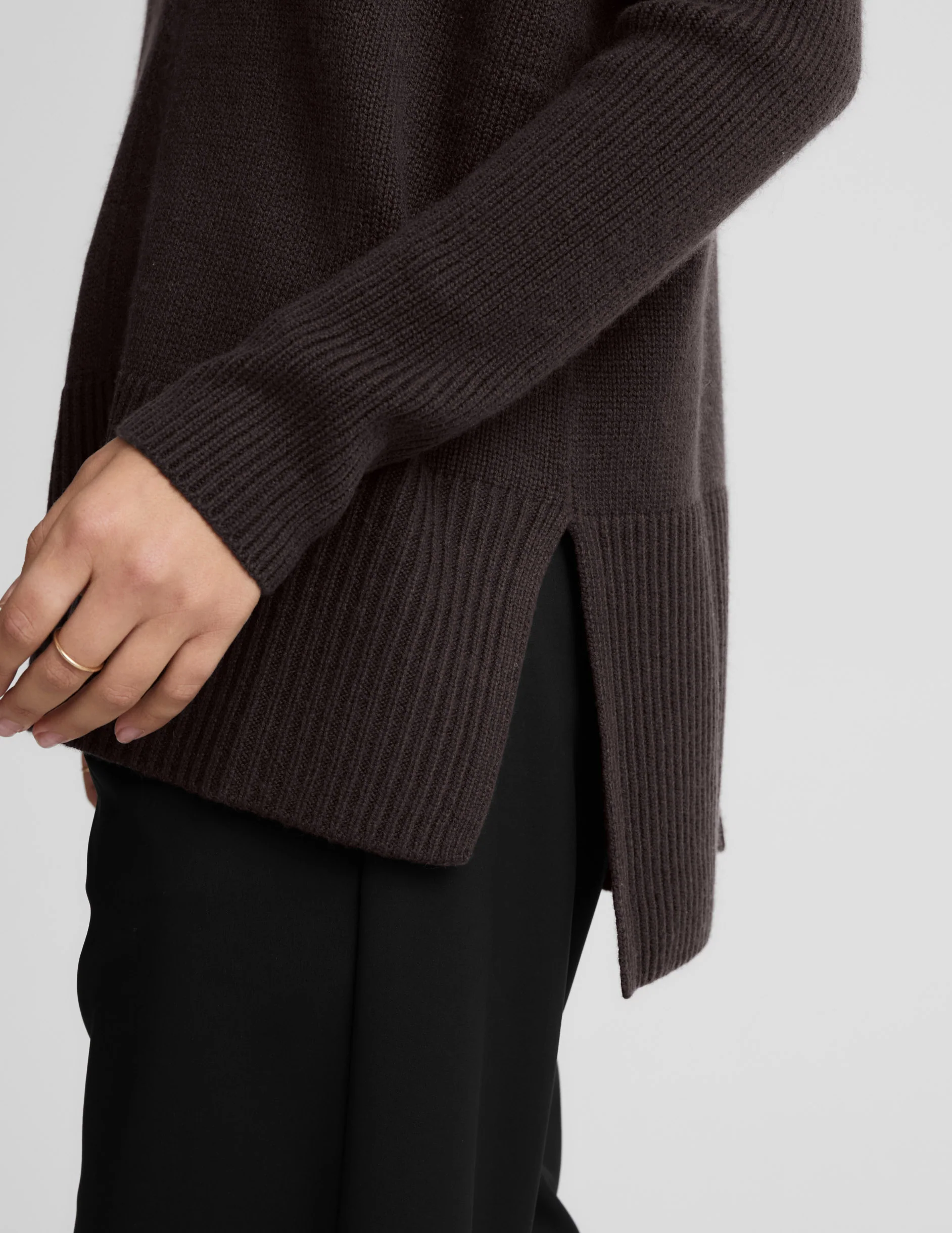 Wool-Cashmere V-Neck Sweater - Image 5